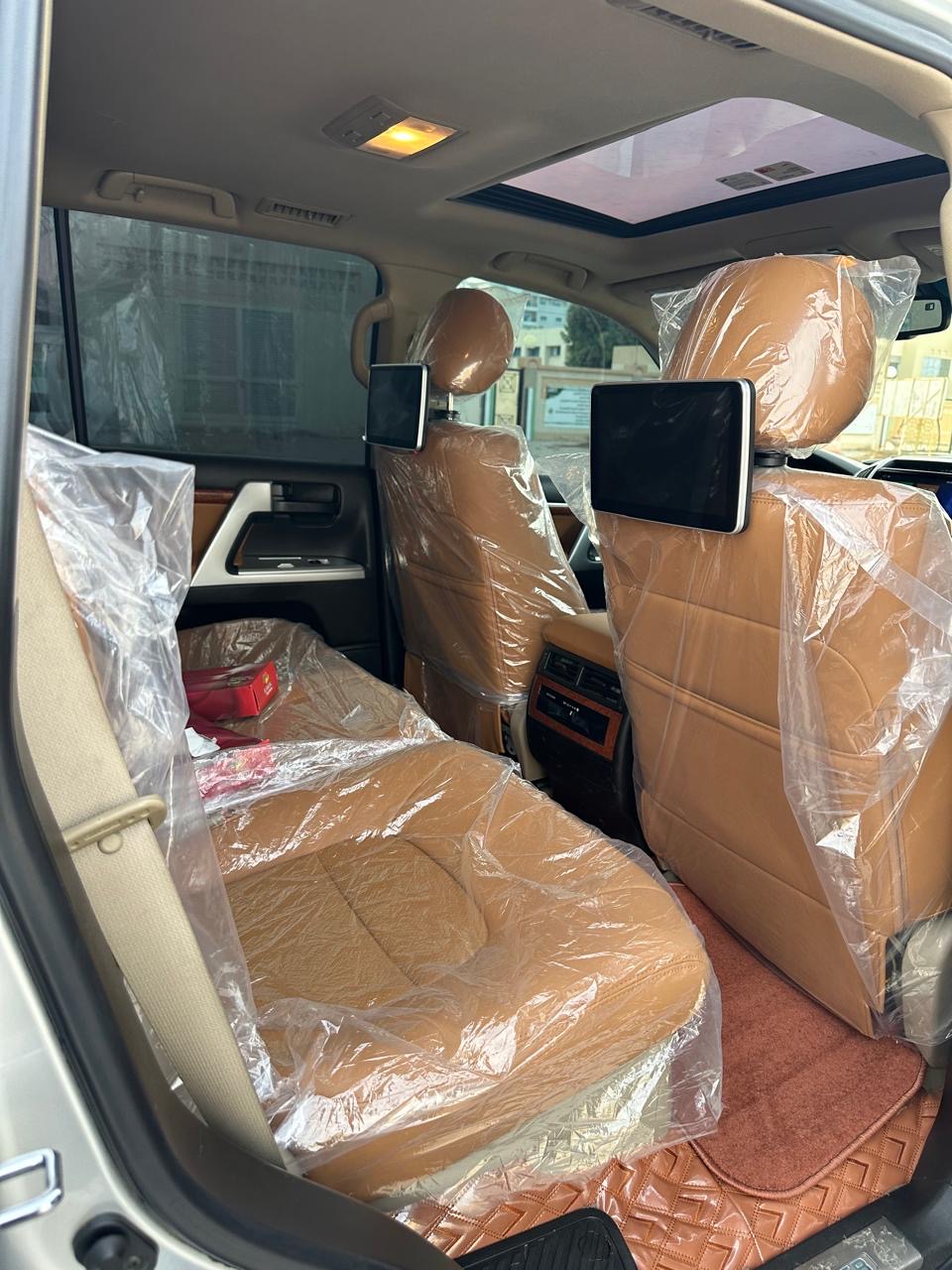 Silber Toyota Land Cruiser EXR V6 2010
